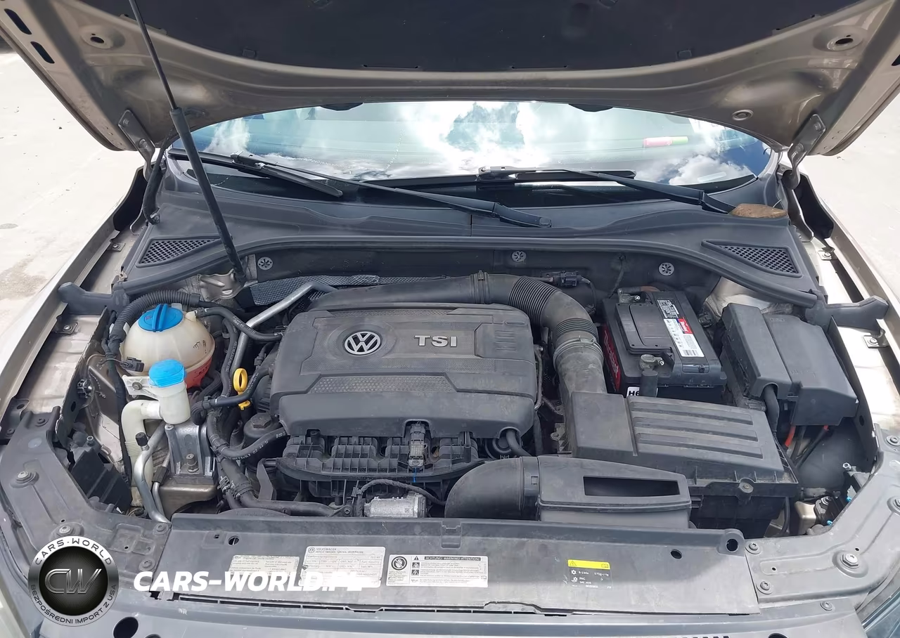 2015 Volkswagen Passat 1.8T Limited Edition VIN:1VWAS7A3XFC079875 - 10