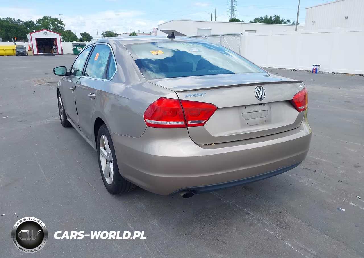 2015 Volkswagen Passat 1.8T Limited Edition VIN:1VWAS7A3XFC079875 - 3