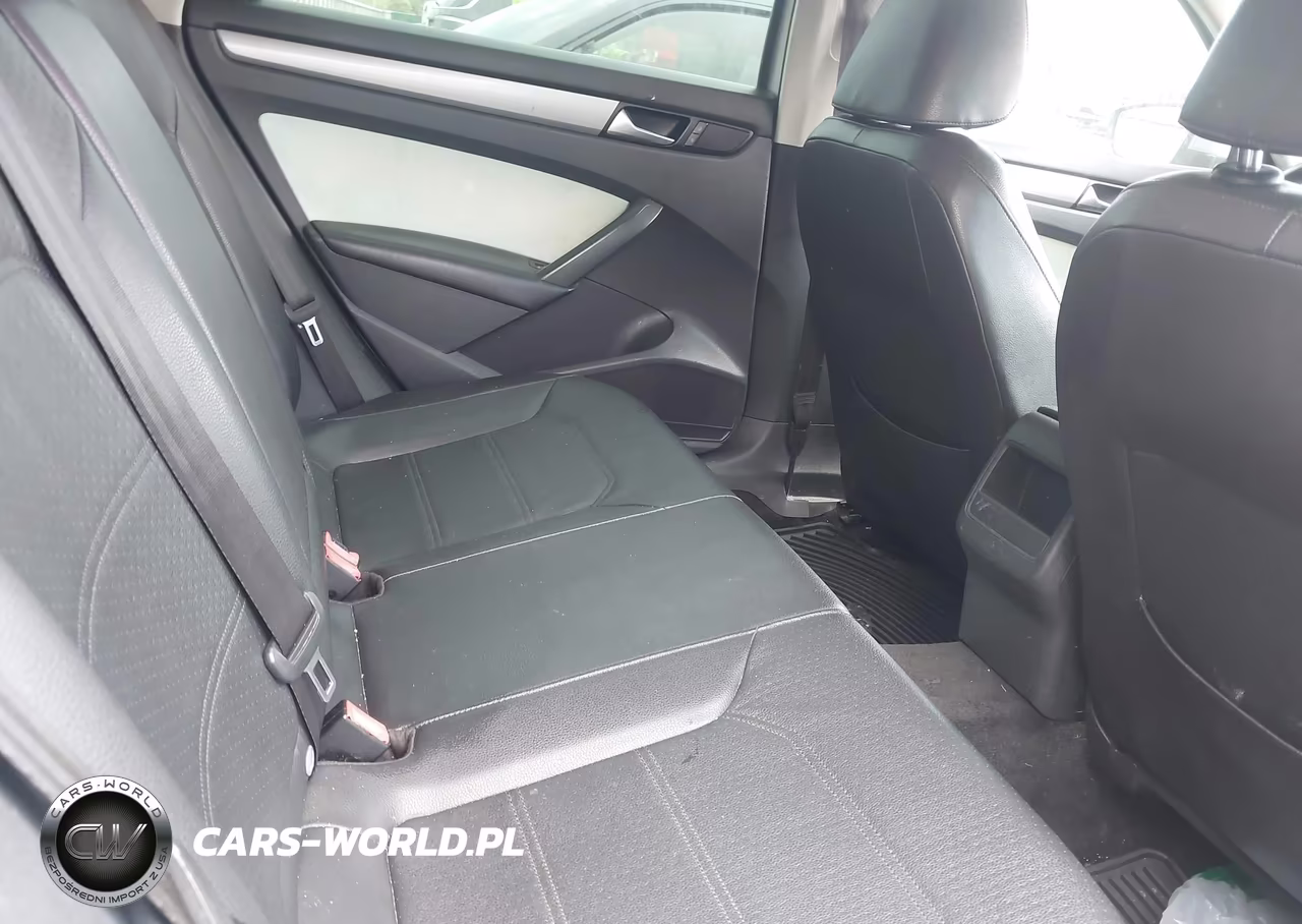 2014 Volkswagen Passat 1.8T Wolfsburg Edition VIN:1VWAT7A36EC087077 - 8