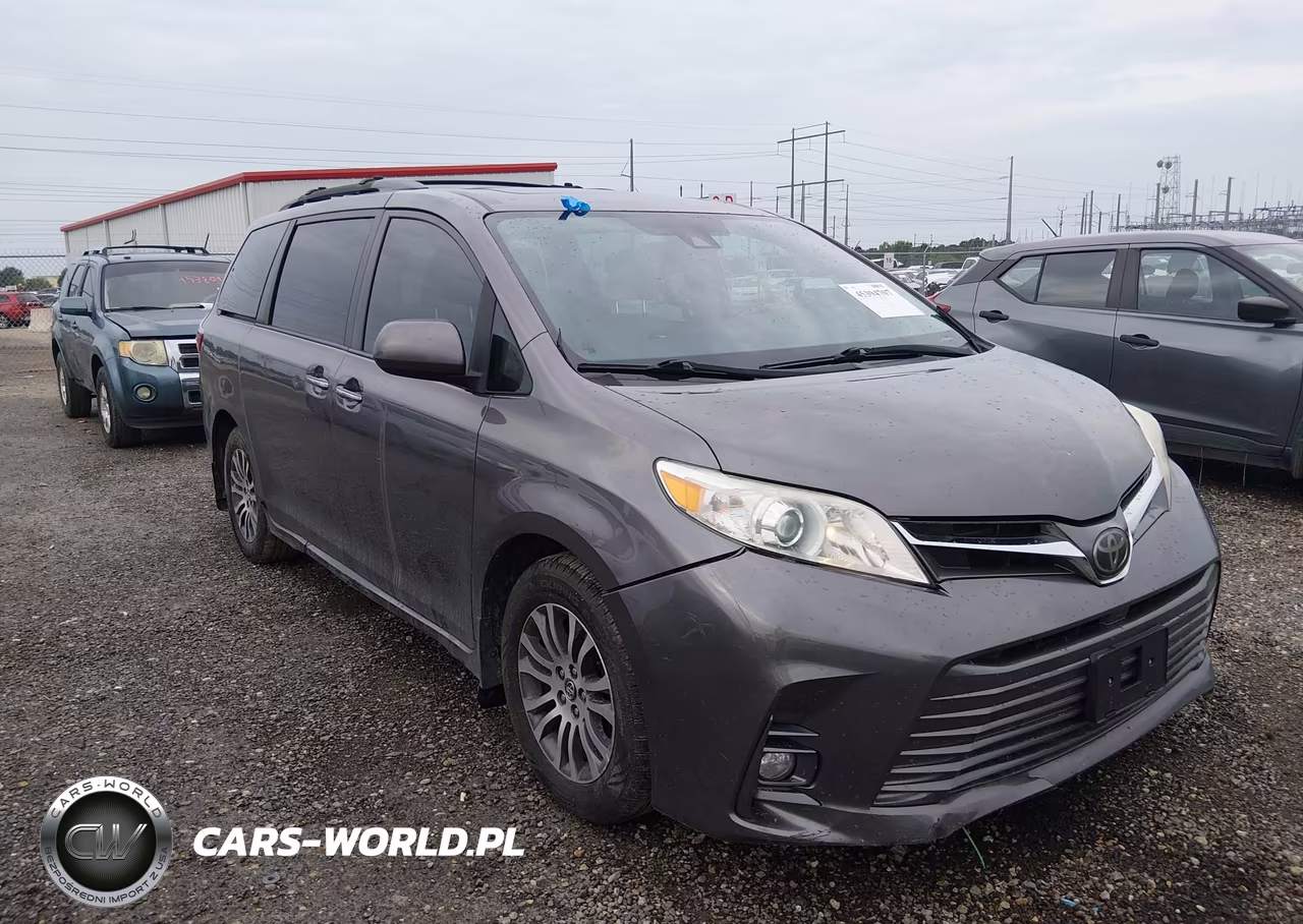 2018 Toyota Sienna Xle 8 Passenger
