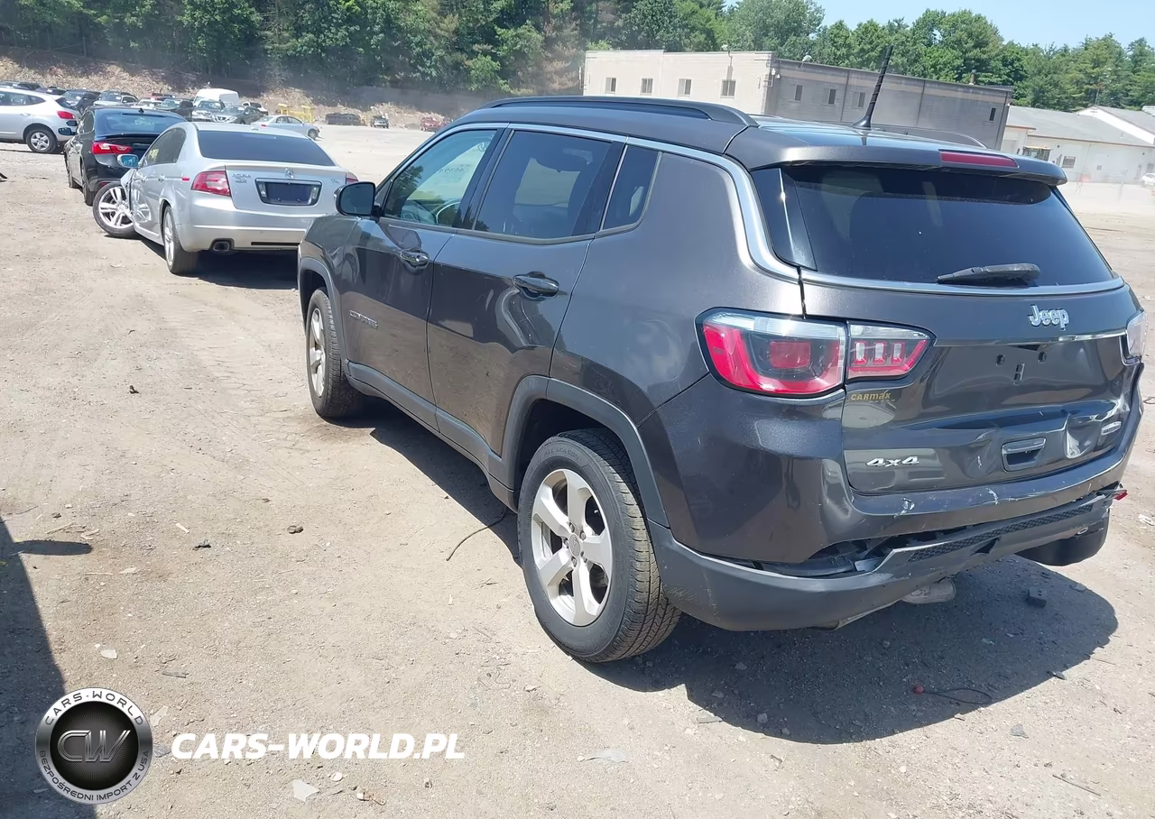 2018 Jeep Compass Latitude 4X4 VIN:3C4NJDBB9JT177871 - 3