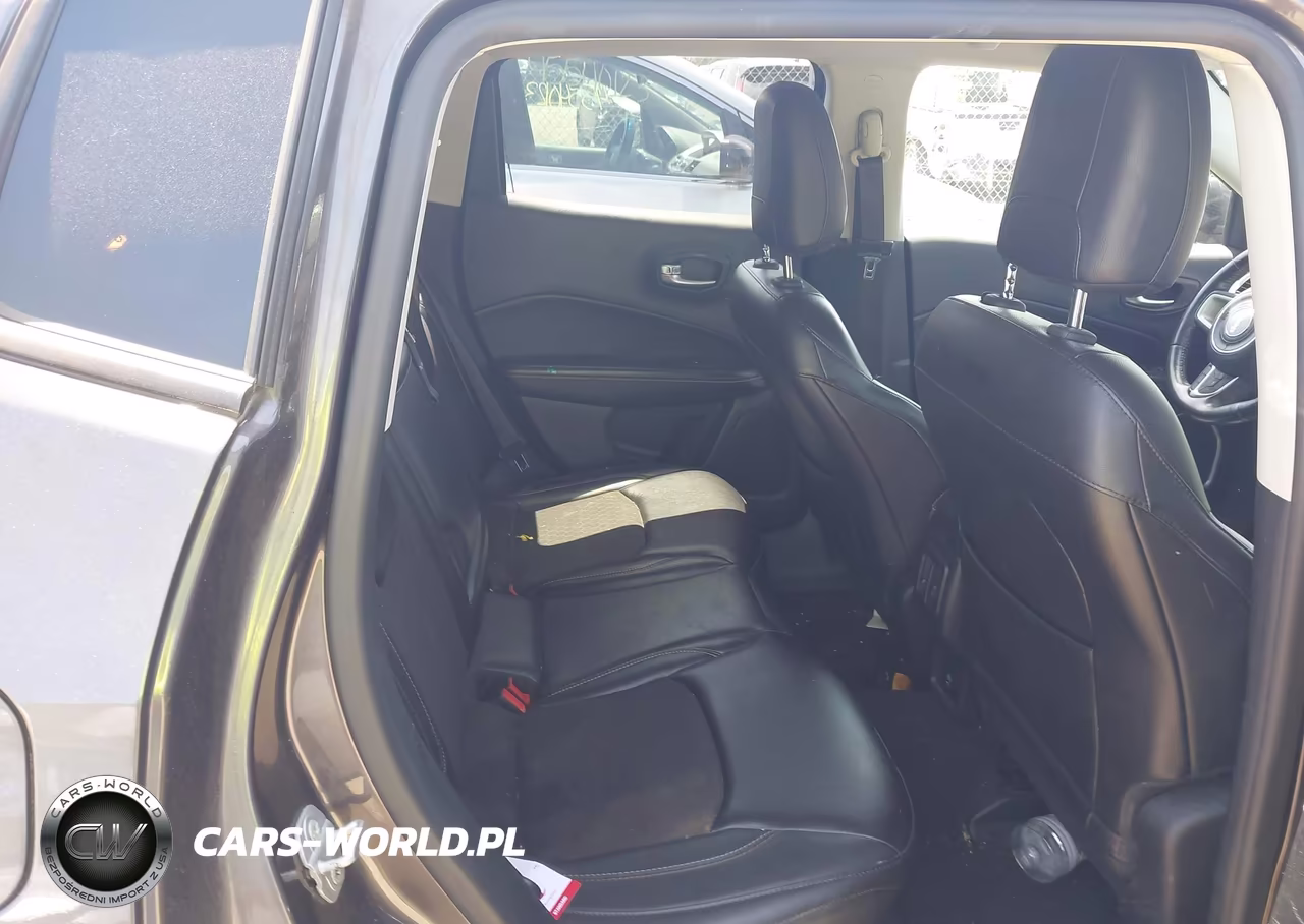 2018 Jeep Compass Latitude 4X4 VIN:3C4NJDBB9JT177871 - 8