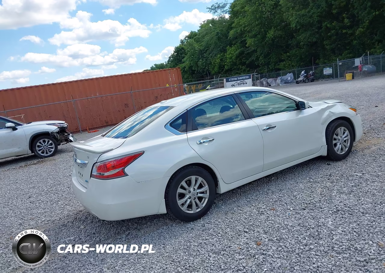 2014 Nissan Altima 2.5 S VIN:1N4AL3AP1EC161302 - 4
