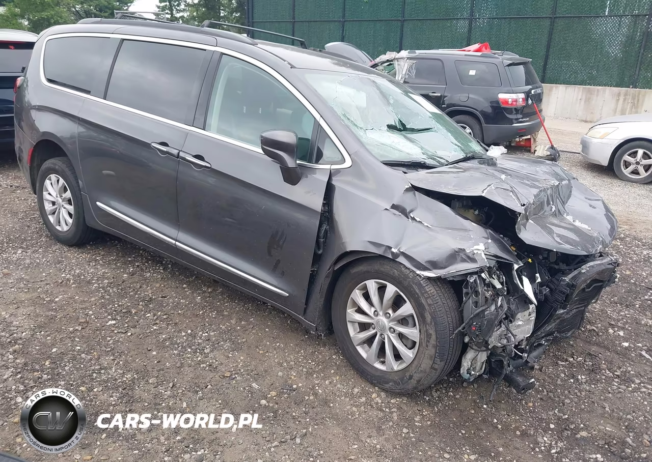 2017 Chrysler Pacifica Touring-L