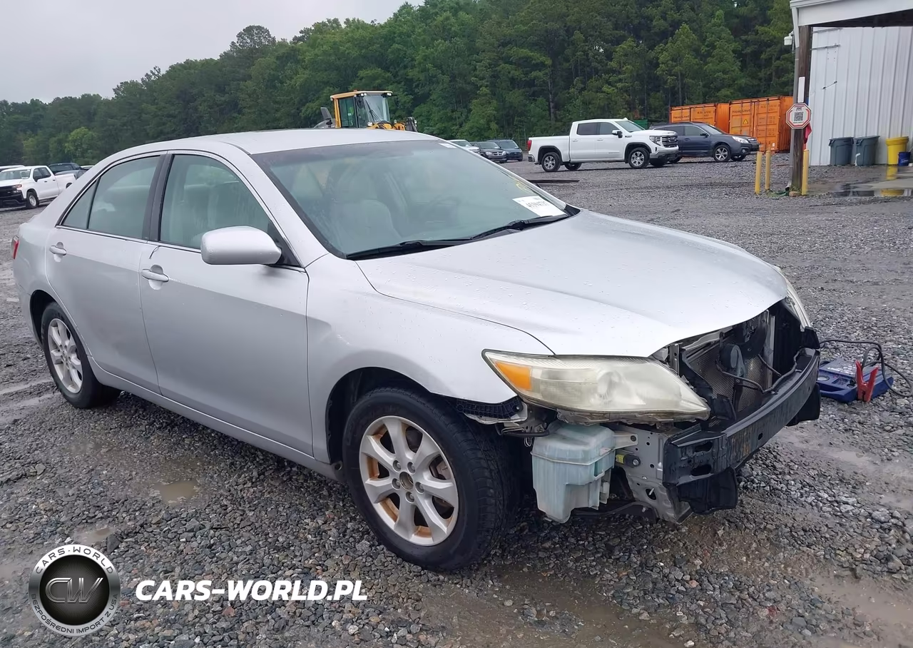 2011 Toyota Camry Le – zdjęcie 1 z 11