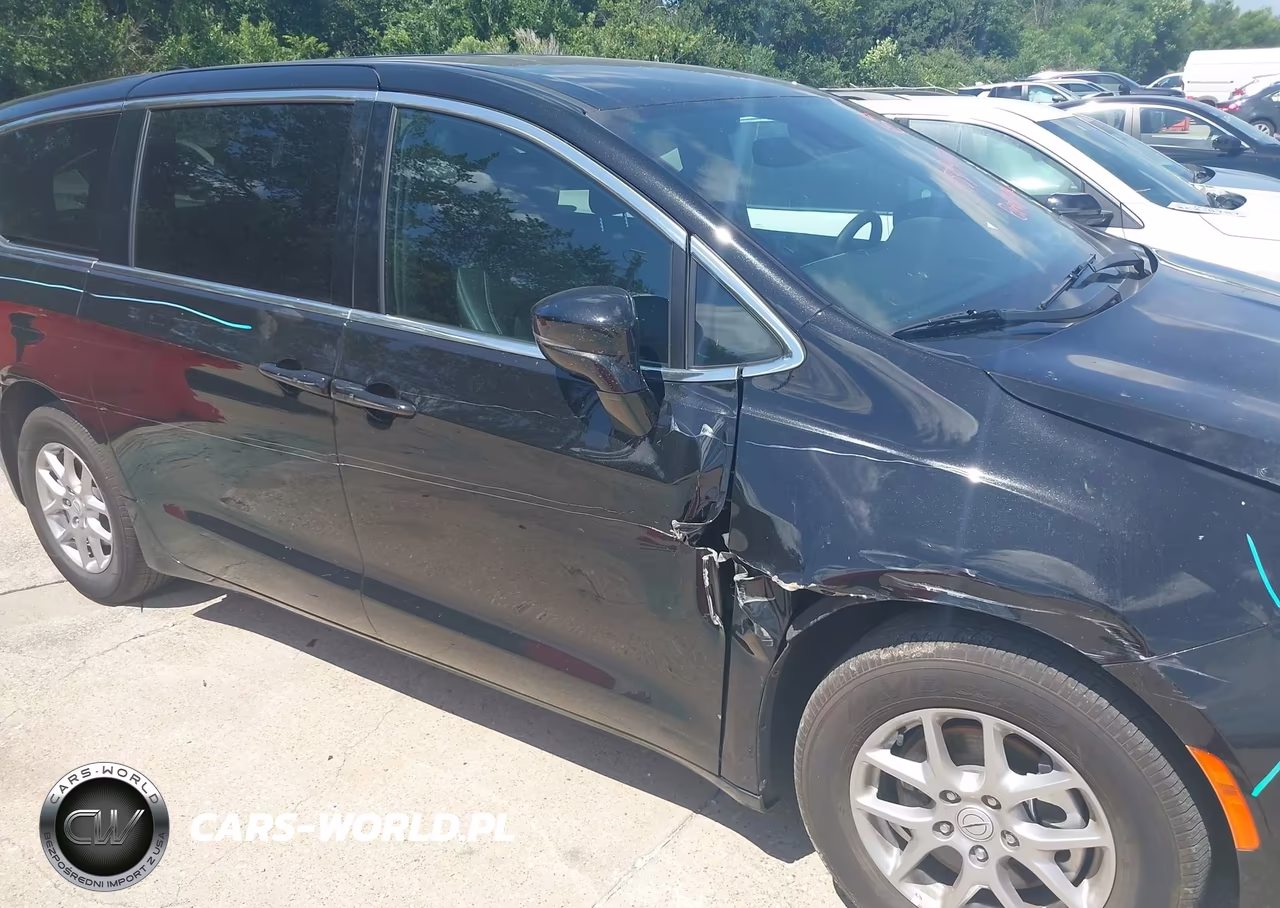2025 Chrysler Pacifica Select VIN:2C4RC1BG1SR611629 - 13