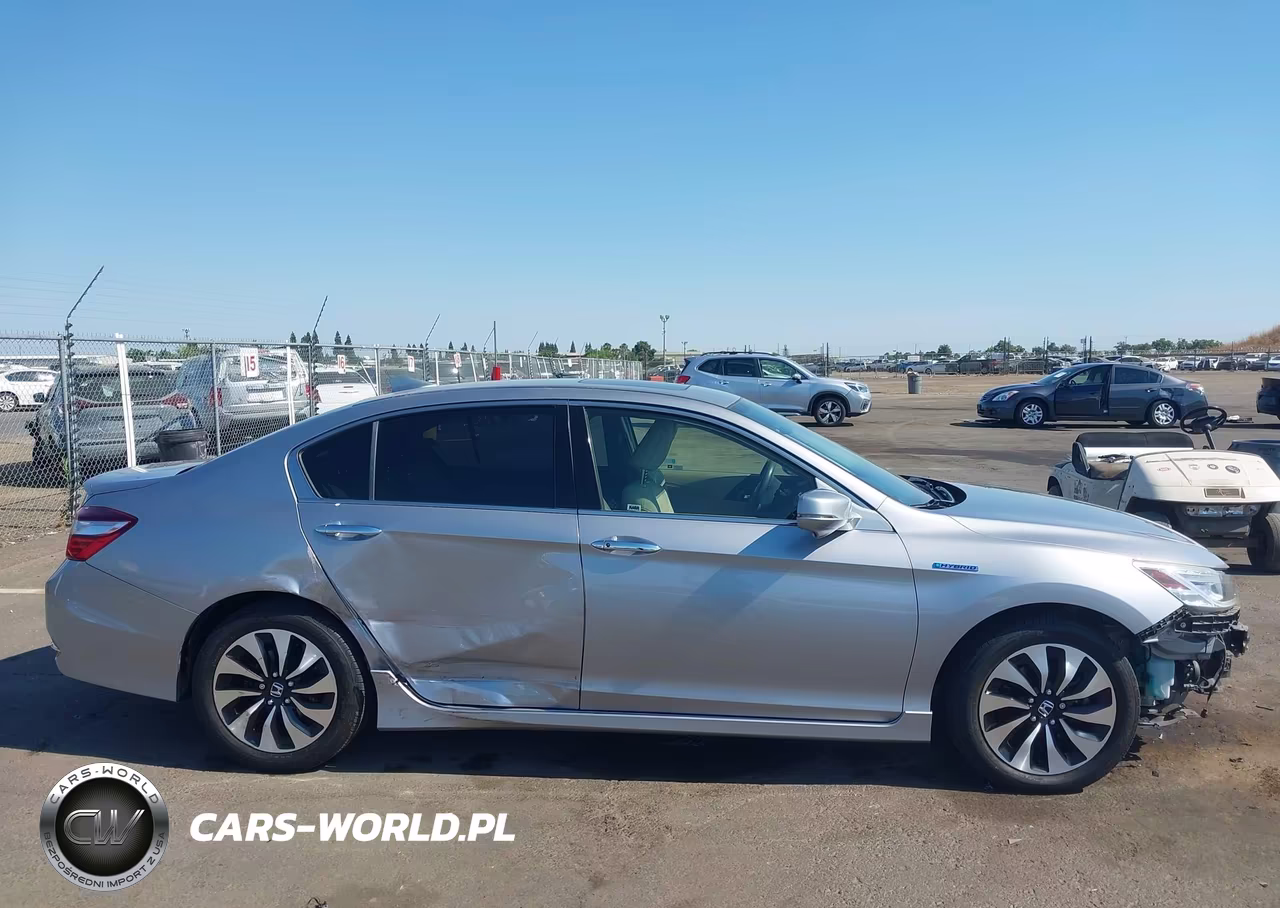 2017 Honda Accord Hybrid Touring VIN:JHMCR6F75HC016679 - 13