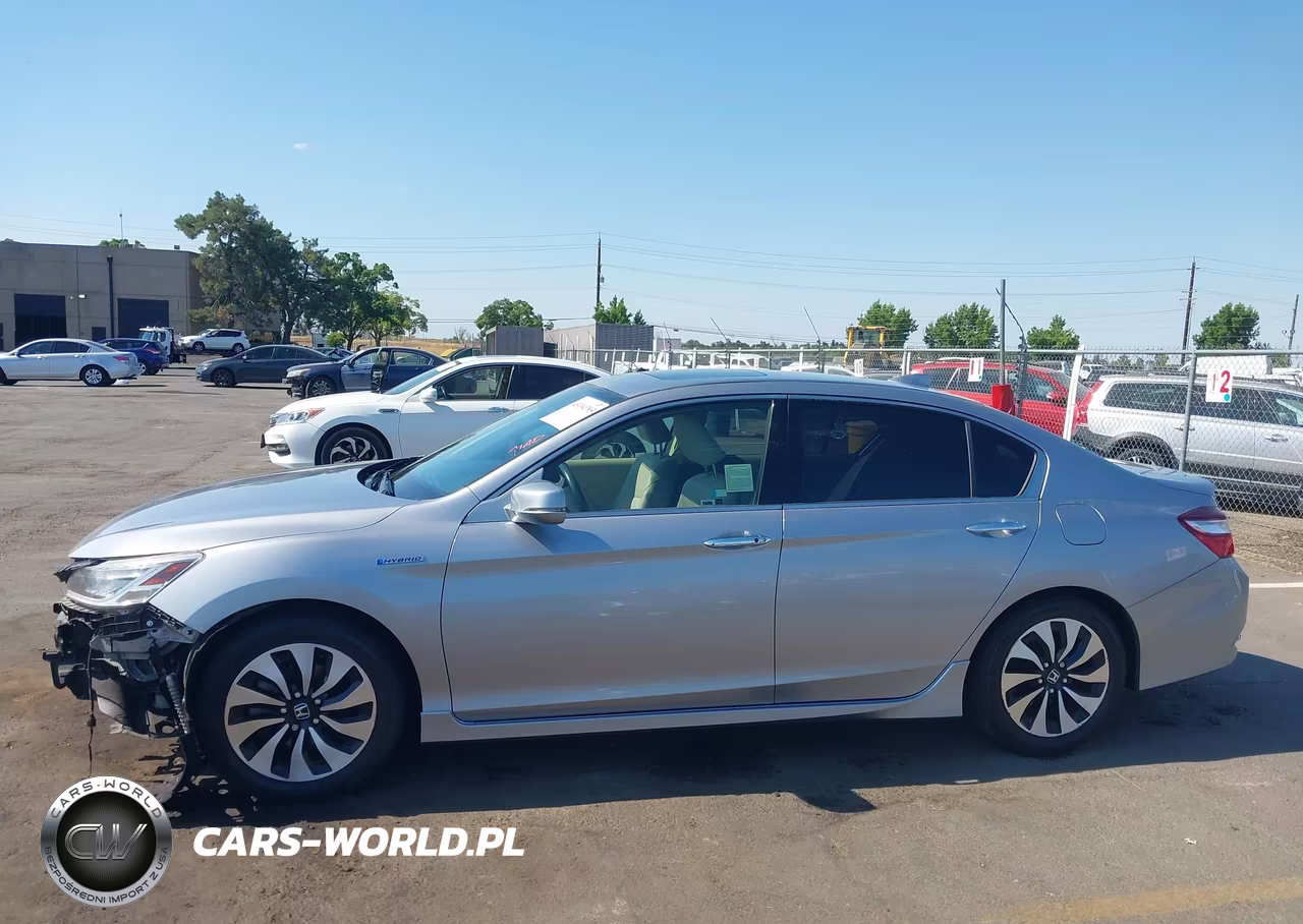 2017 Honda Accord Hybrid Touring VIN:JHMCR6F75HC016679 - 14