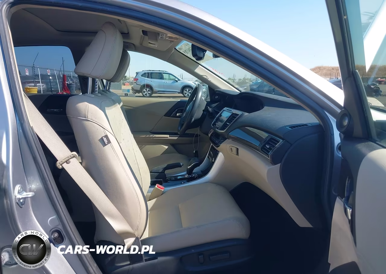 2017 Honda Accord Hybrid Touring VIN:JHMCR6F75HC016679 - 5