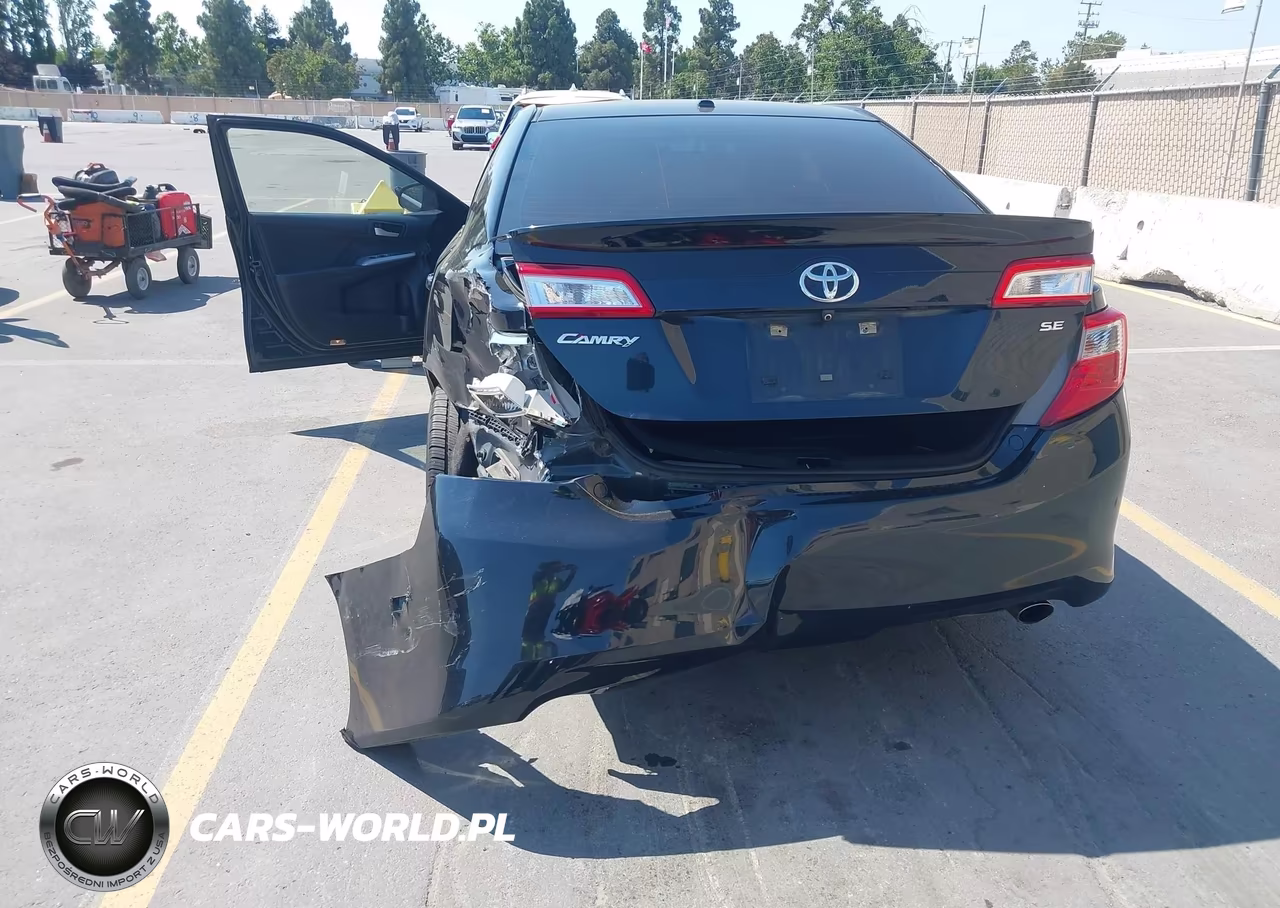 2014 Toyota Camry Se Sport VIN:4T1BF1FK5EU348443 - 17