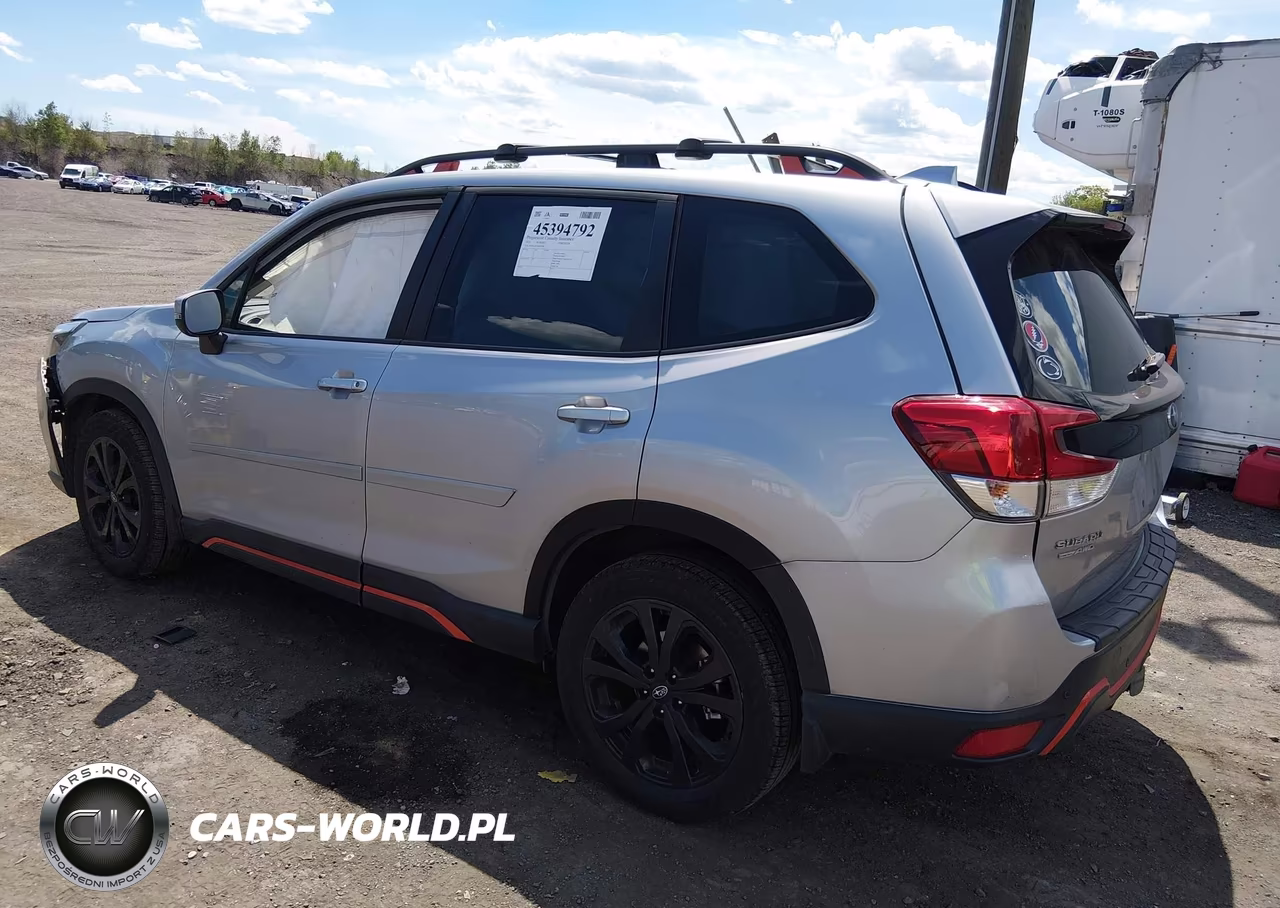 2023 Subaru Forester Sport VIN:JF2SKAJC4PH515985 - 3