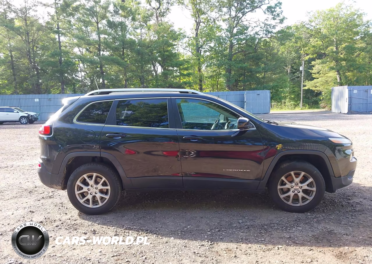 2016 Jeep Cherokee Latitude VIN:1C4PJMCB7GW219125 - 13