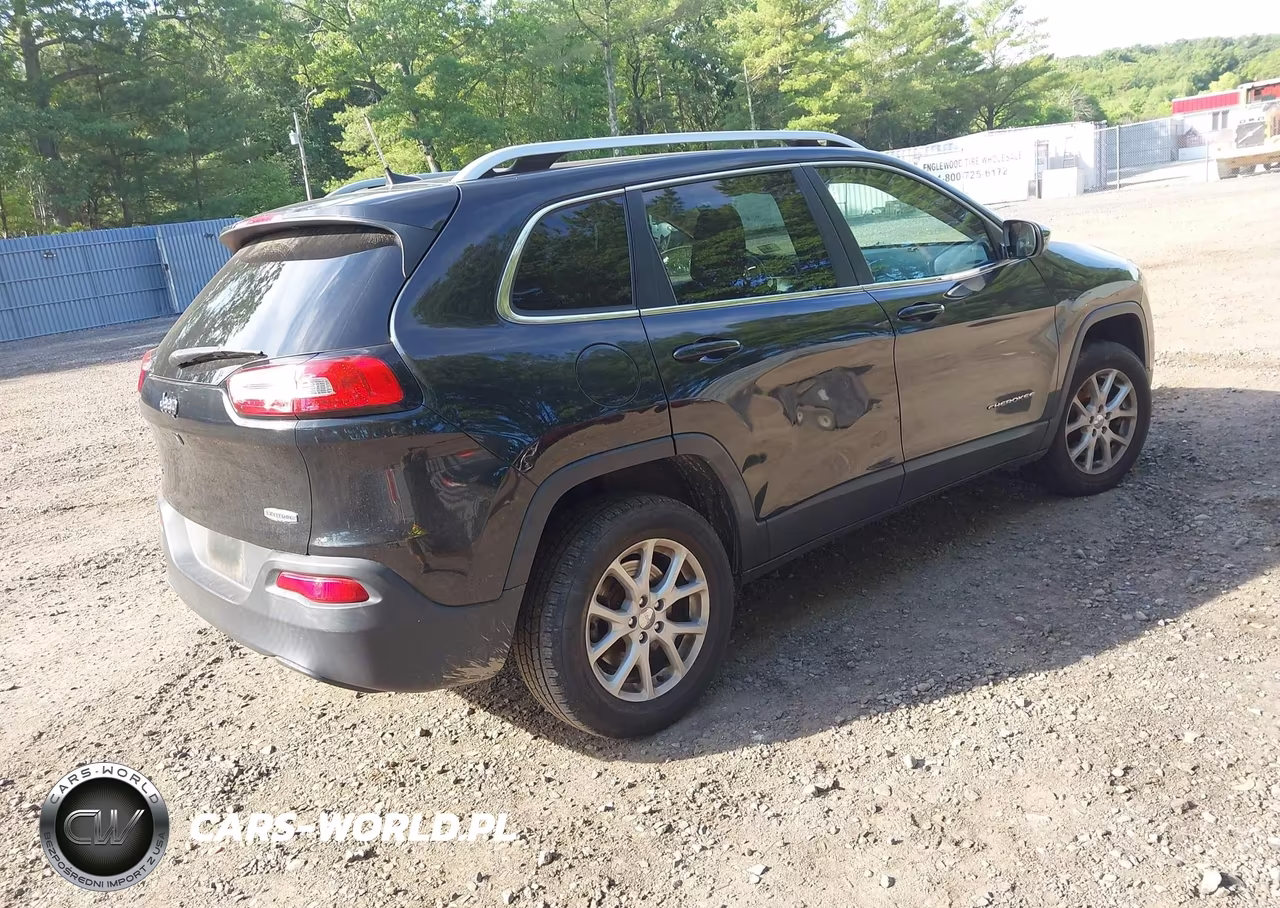 2016 Jeep Cherokee Latitude VIN:1C4PJMCB7GW219125 - 4