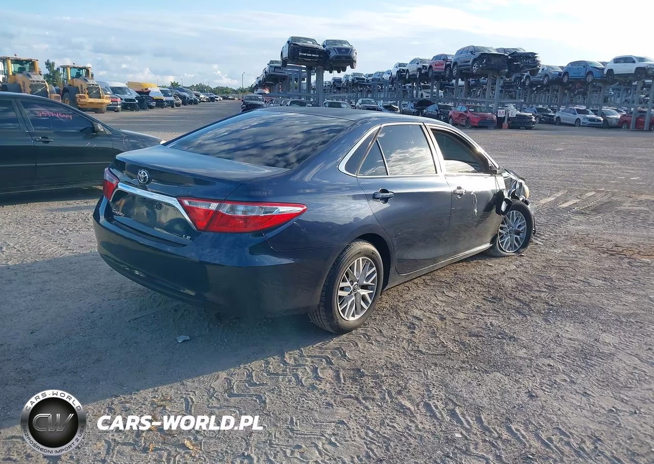 2016 Toyota Camry Le VIN:4T4BF1FK5GR571235 - 4