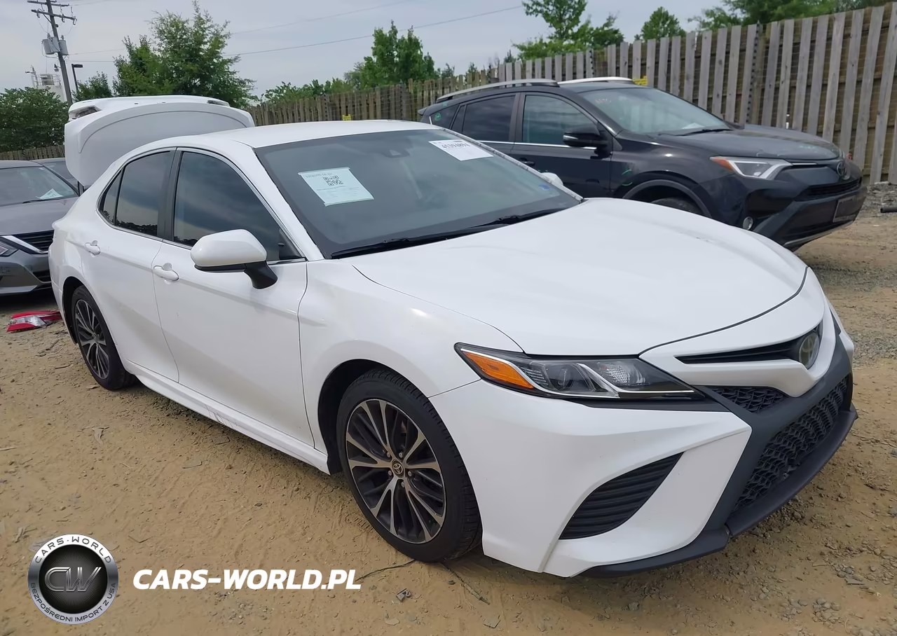 2020 Toyota Camry Se – zdjęcie 1 z 17