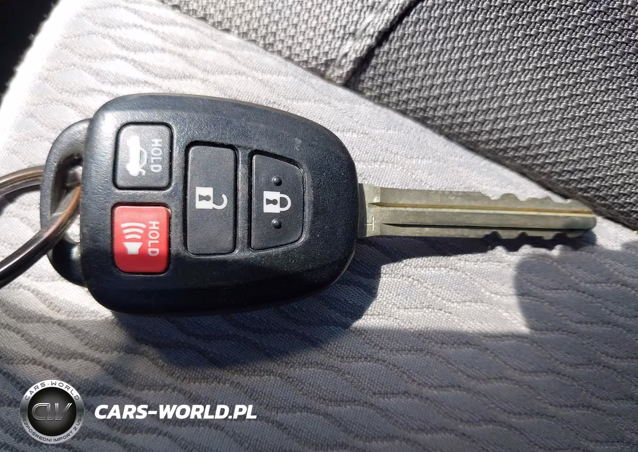 2017 Toyota Corolla Le VIN:2T1BURHEXHC864993 - 11