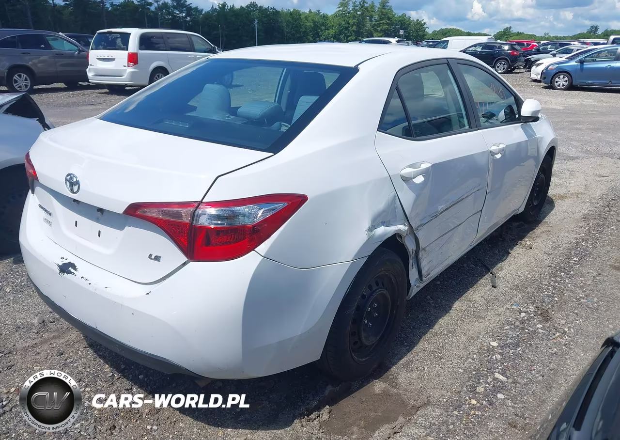 2017 Toyota Corolla Le VIN:2T1BURHEXHC864993 - 4