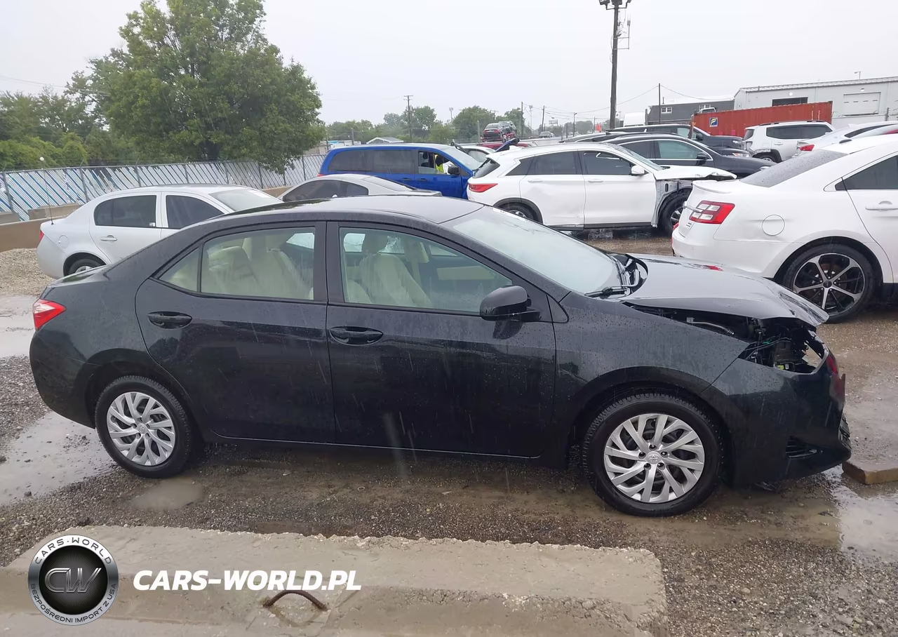 2017 Toyota Corolla Le VIN:2T1BURHE9HC945791 - 13