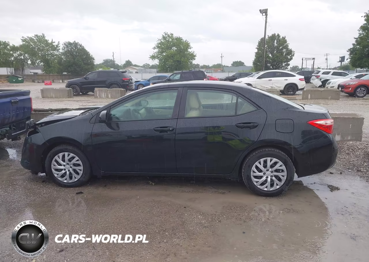 2017 Toyota Corolla Le VIN:2T1BURHE9HC945791 - 14