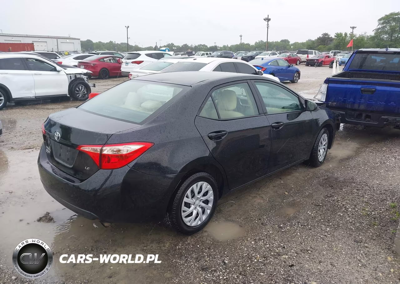 2017 Toyota Corolla Le VIN:2T1BURHE9HC945791 - 4