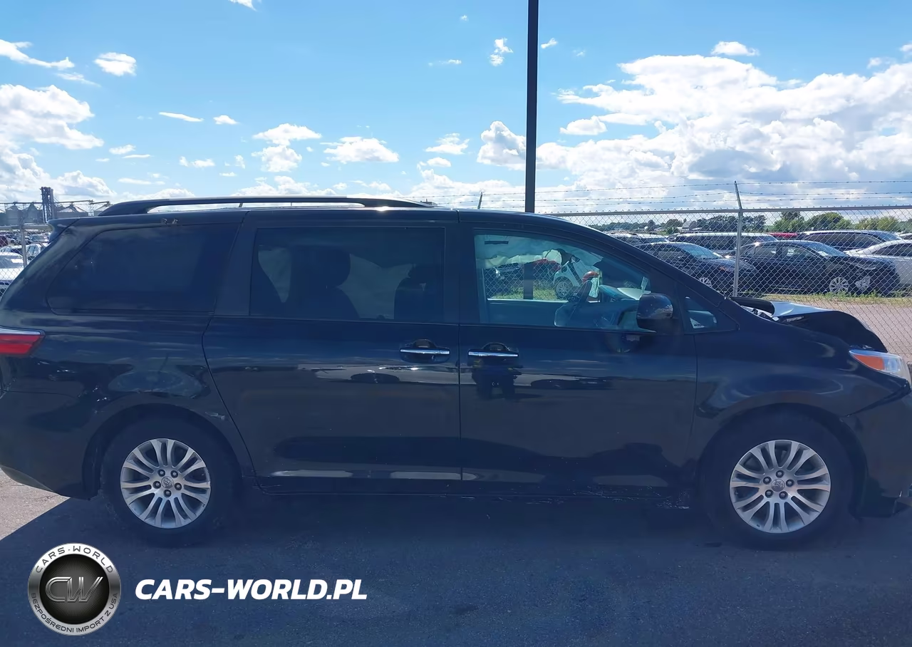 2016 Toyota Sienna Xle 8 Passenger VIN:5TDYK3DCXGS744778 - 13