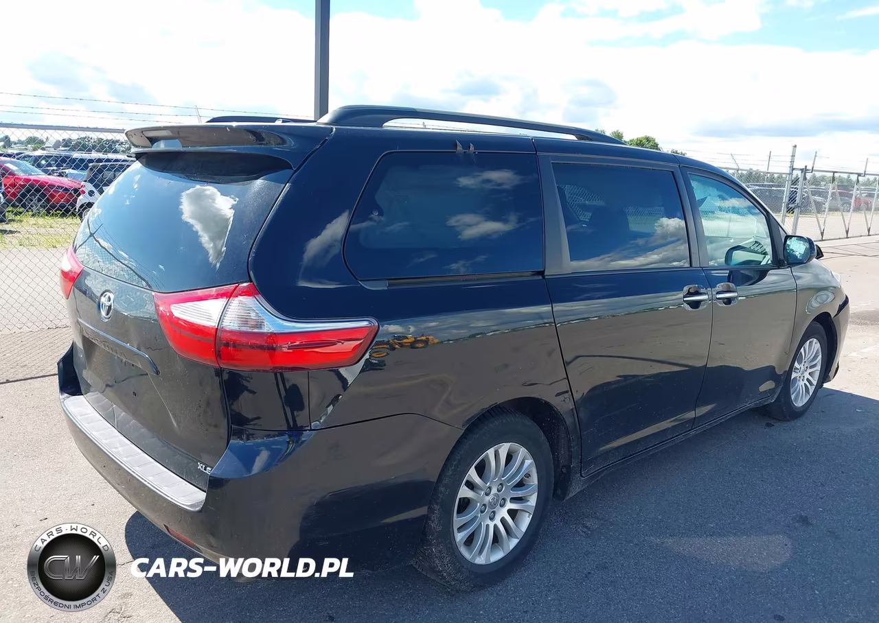 2016 Toyota Sienna Xle 8 Passenger VIN:5TDYK3DCXGS744778 - 4