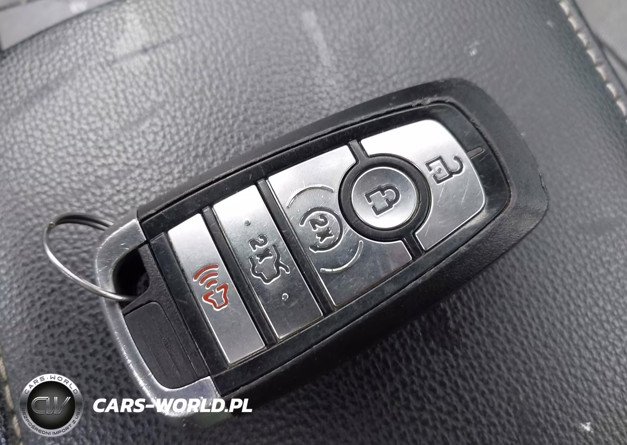 2019 Ford Fusion Energi Titanium VIN:3FA6P0SU6KR228194 - 11