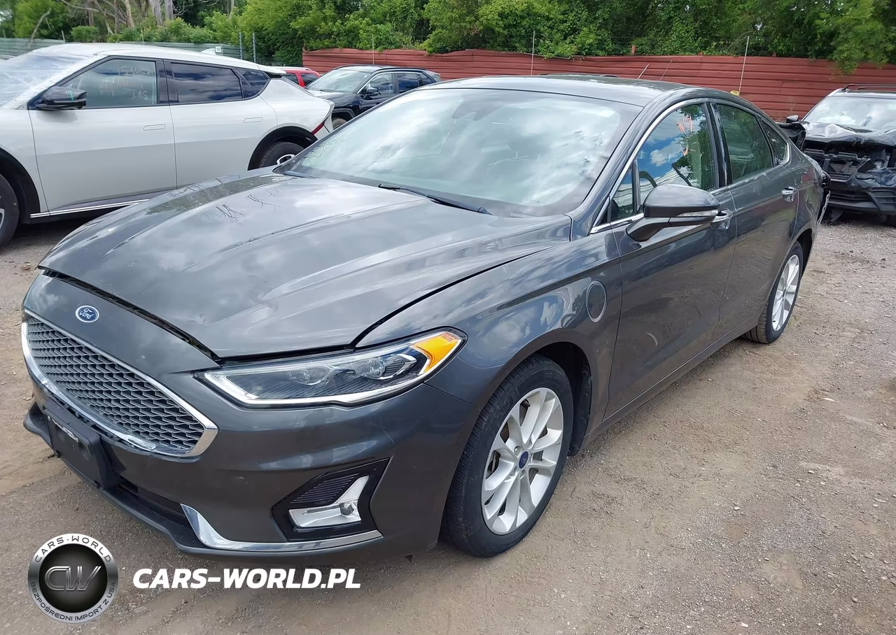 2019 Ford Fusion Energi Titanium VIN:3FA6P0SU6KR228194 - 2