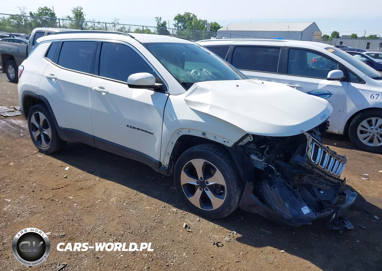 2018 Jeep Compass Latitude 4X4 VIN:3C4NJDBB7JT104286 - 1