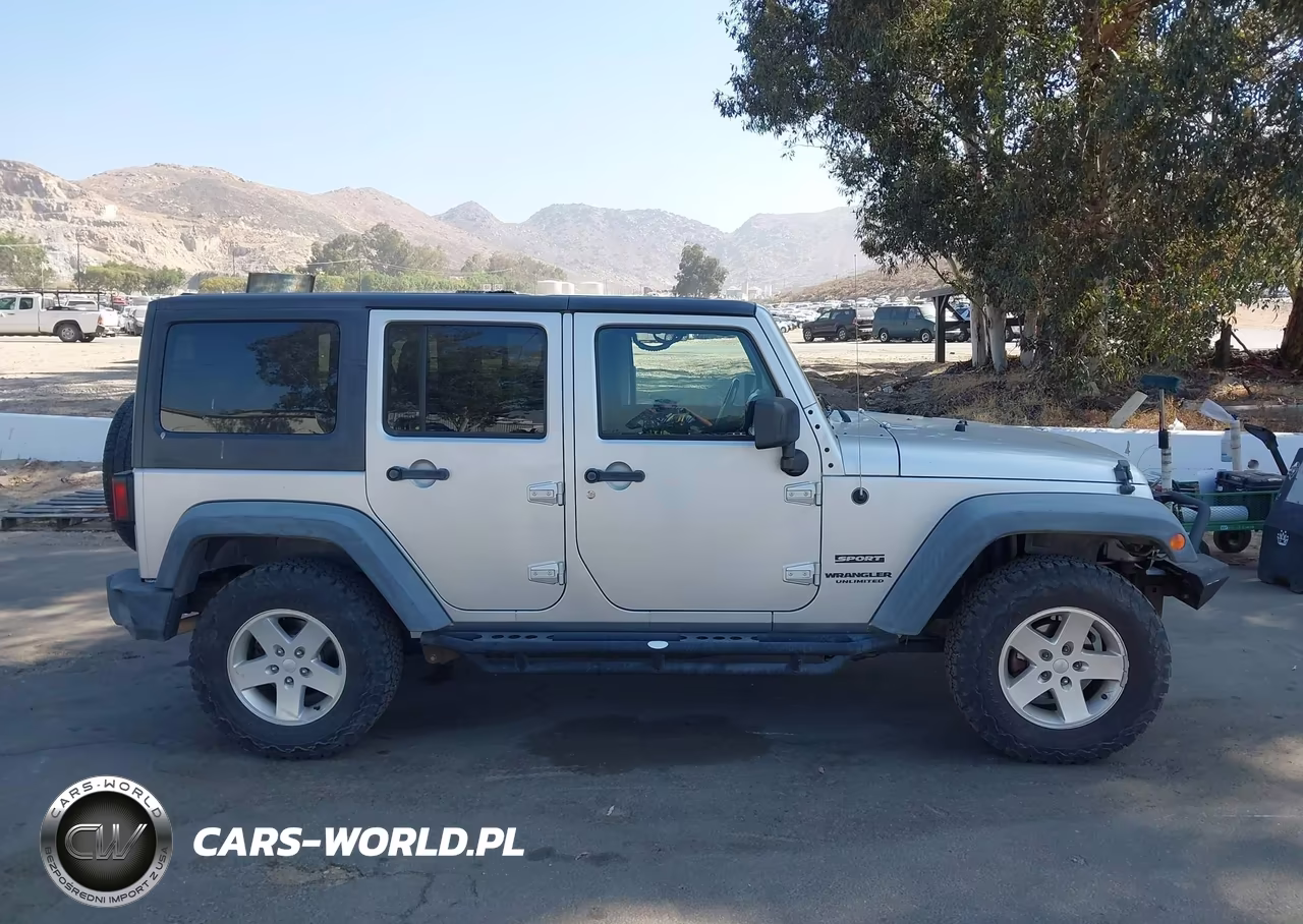 2011 Jeep Wrangler Unlimited Sport VIN:1J4BA3H10BL519419 - 13