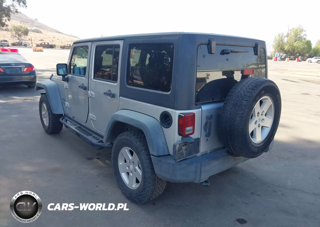 2011 Jeep Wrangler Unlimited Sport VIN:1J4BA3H10BL519419 - 3