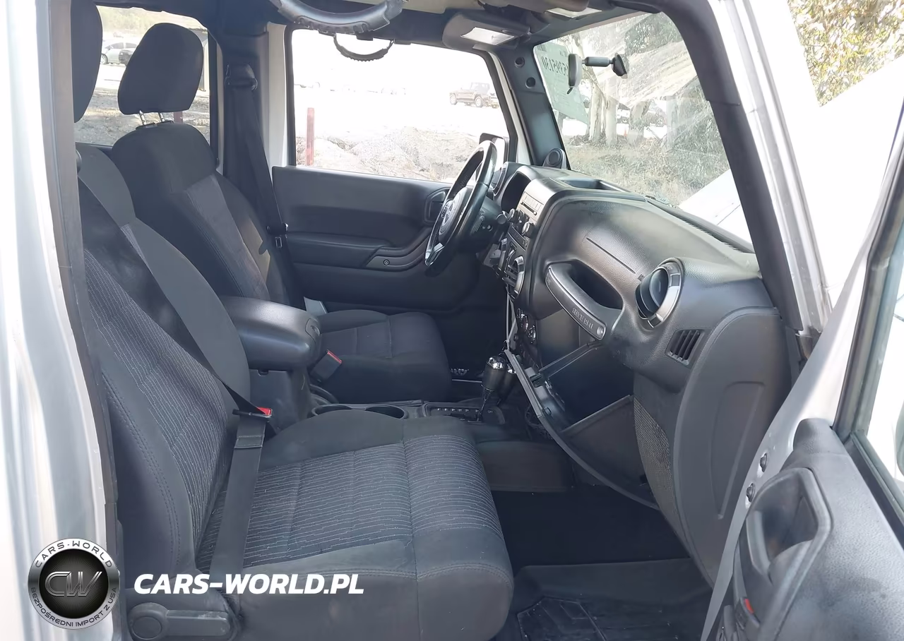 2011 Jeep Wrangler Unlimited Sport VIN:1J4BA3H10BL519419 - 5