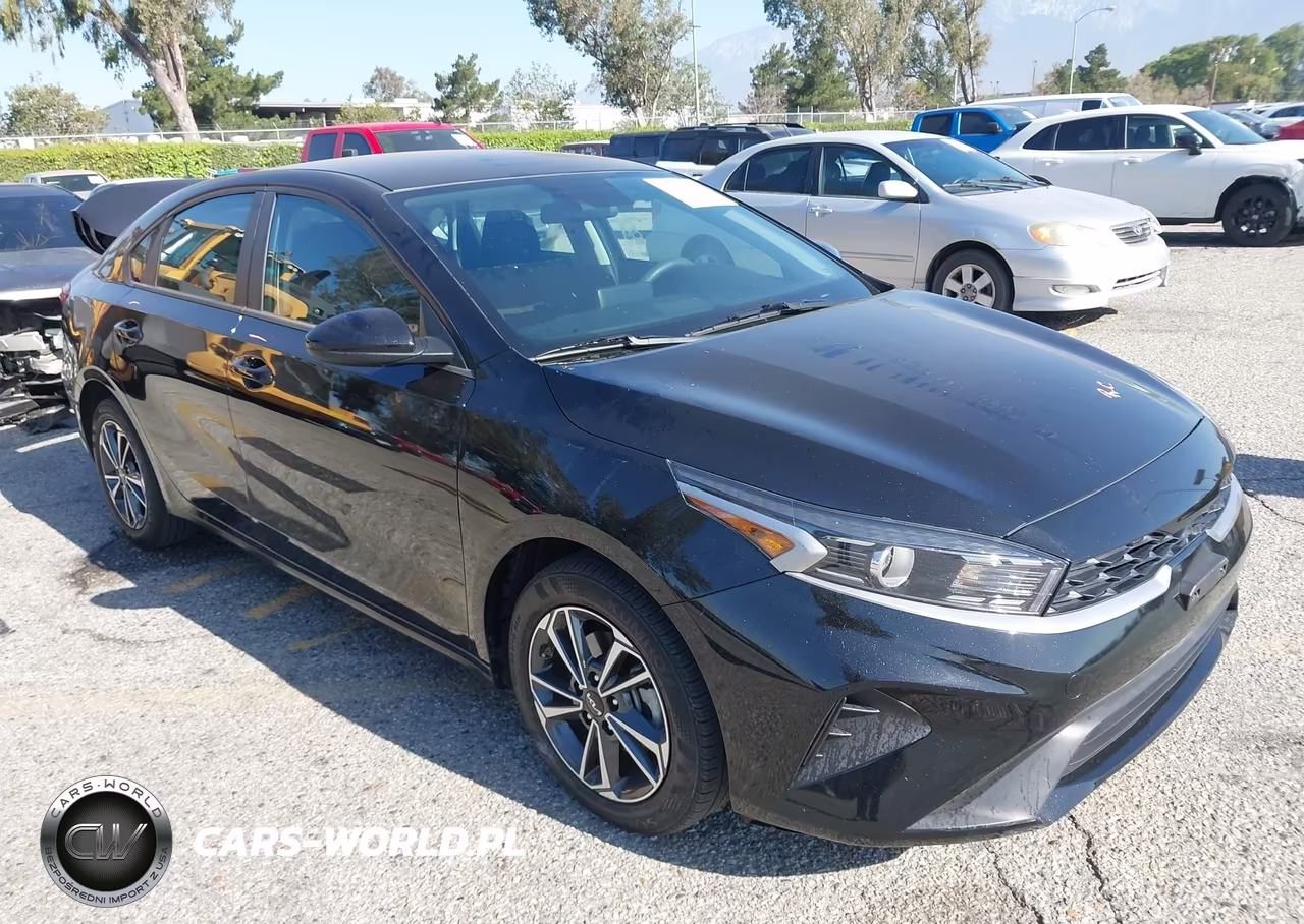 2023 Kia Forte Lxs – zdjęcie 1 z 18