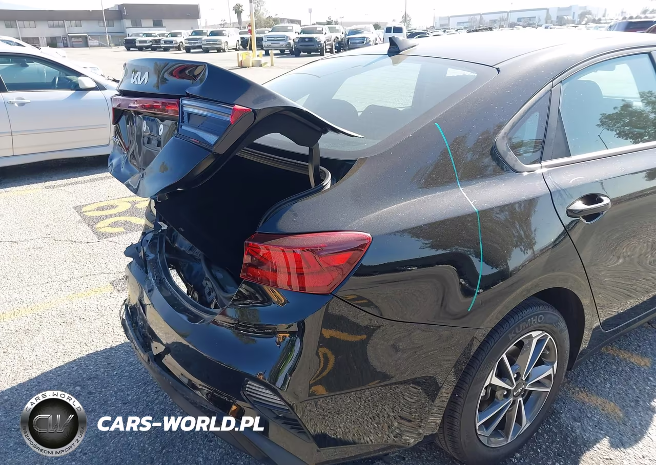 2023 Kia Forte Lxs VIN:3KPF24AD9PE665560 - 18