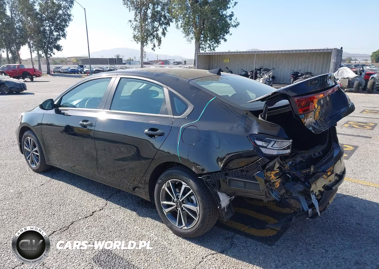 2023 Kia Forte Lxs VIN:3KPF24AD9PE665560 - 3