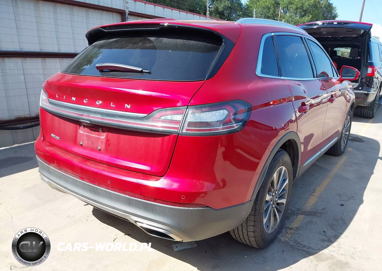 2021 Lincoln Nautilus Standard VIN:2LMPJ6J94MBL09356 - 4