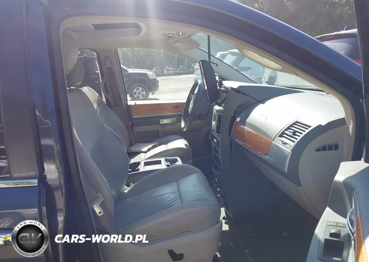 2008 Chrysler Town & Country Limited VIN:2A8HR64X58R792899 - 5