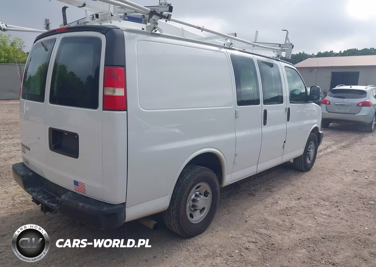 2017 Chevrolet Express 2500 Work Van VIN:1GCWGAFFXH1223384 - 4