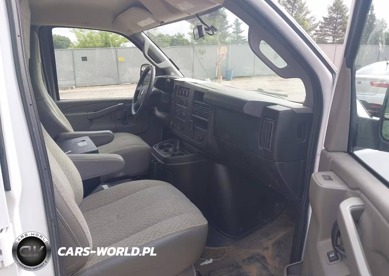 2017 Chevrolet Express 2500 Work Van VIN:1GCWGAFFXH1223384 - 5