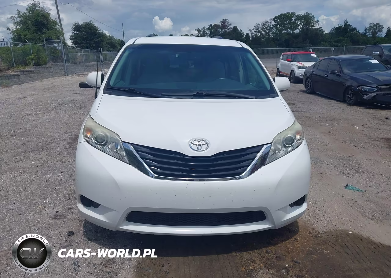 2011 Toyota Sienna Le V6 VIN:5TDKK3DC2BS069443 - 12