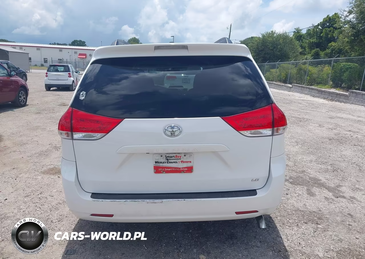 2011 Toyota Sienna Le V6 VIN:5TDKK3DC2BS069443 - 16