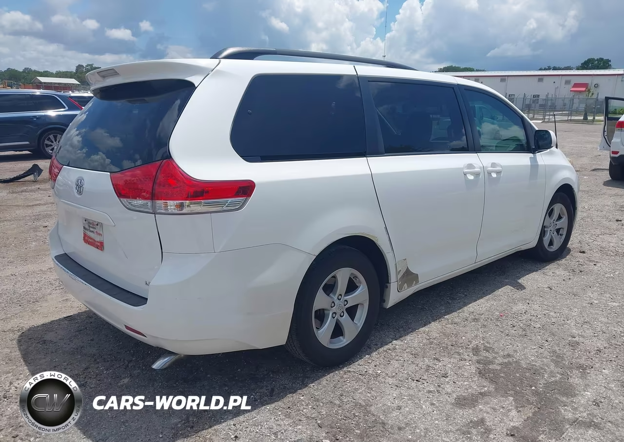 2011 Toyota Sienna Le V6 VIN:5TDKK3DC2BS069443 - 4