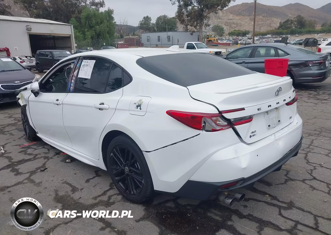 2025 Toyota Camry Se VIN:4T1DBADK3SU007528 - 3