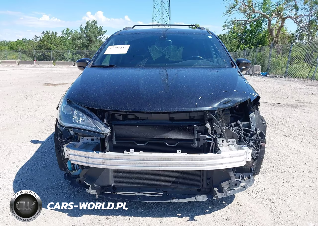 2018 Chrysler Pacifica Touring L VIN:2C4RC1BG7JR351400 - 13