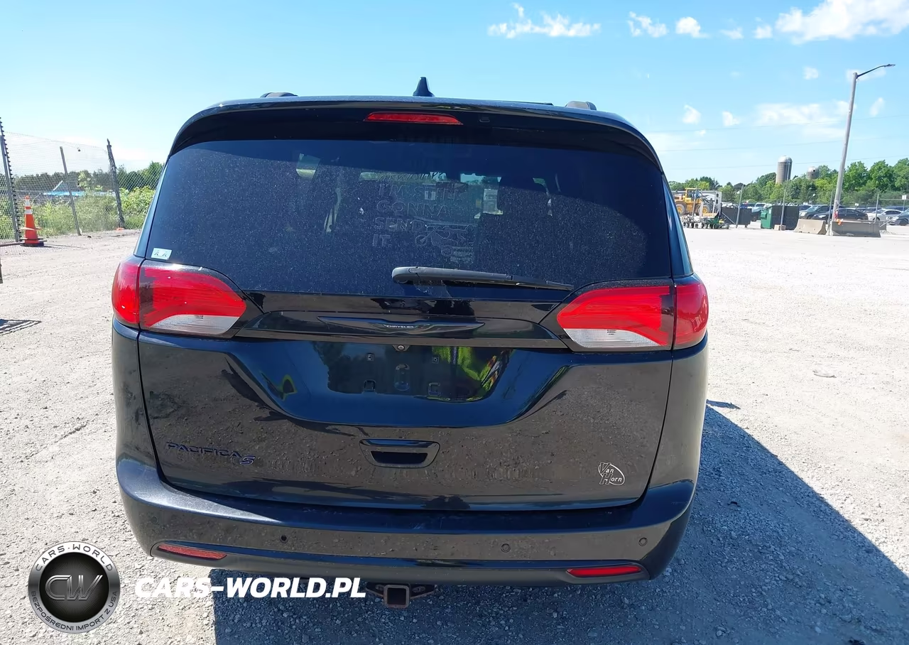 2018 Chrysler Pacifica Touring L VIN:2C4RC1BG7JR351400 - 17