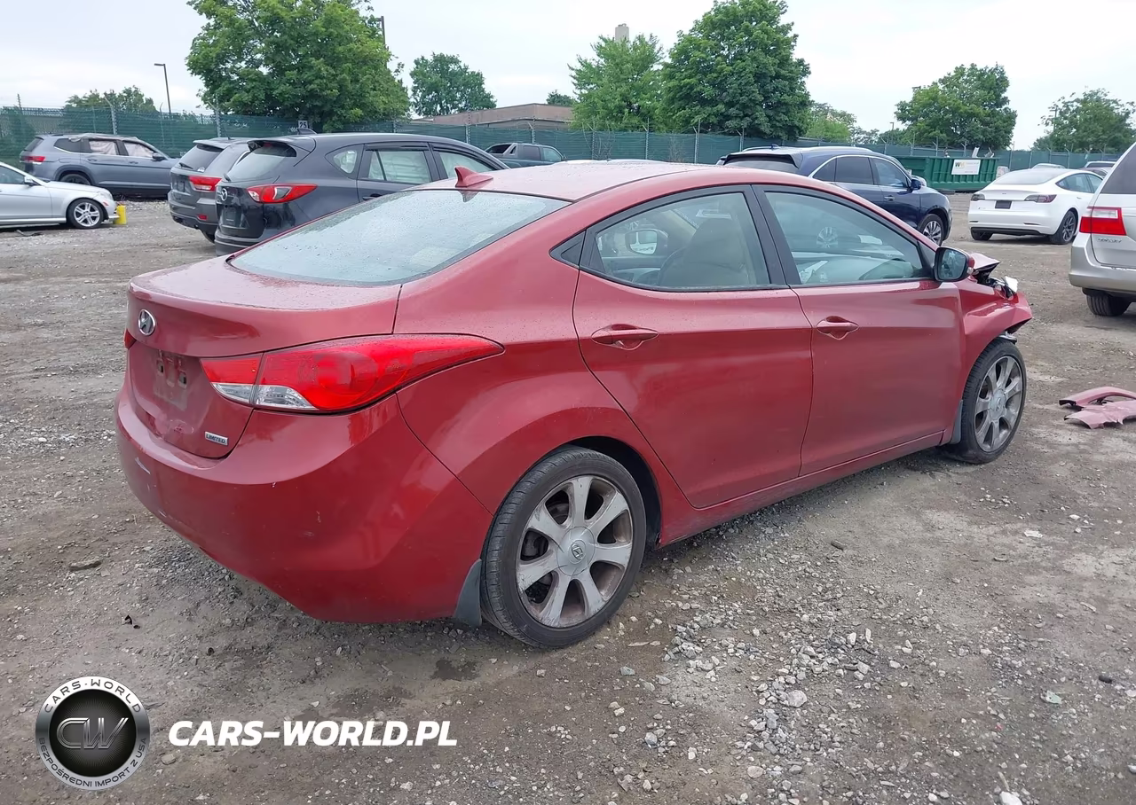 2013 Hyundai Elantra Limited VIN:KMHDH4AE0DU670184 - 4