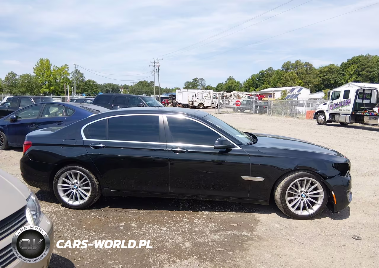 2015 BMW 750Li VIN:WBAYE8C55FD782322 - 13