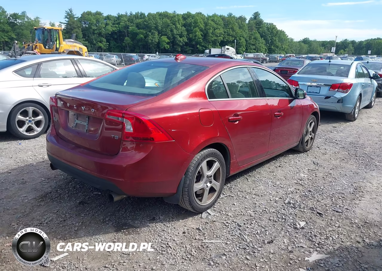 2013 Volvo S60 T5-T5 Platinum-T5 Premier-T5 Premier Plus VIN:YV1612FS6D2186028 - 4