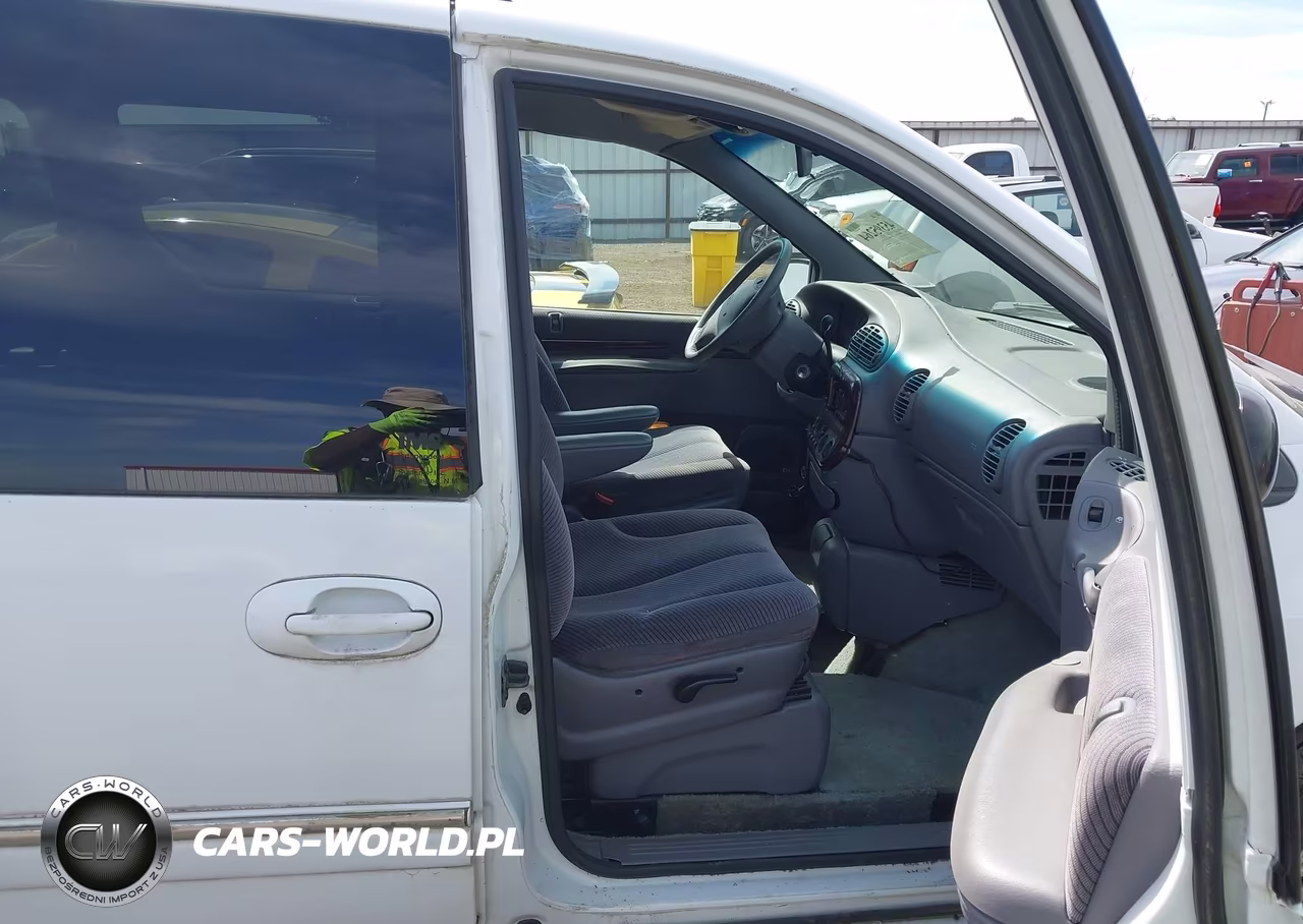 1996 Chrysler Town & Country VIN:1C4GP54L7TB357499 - 5