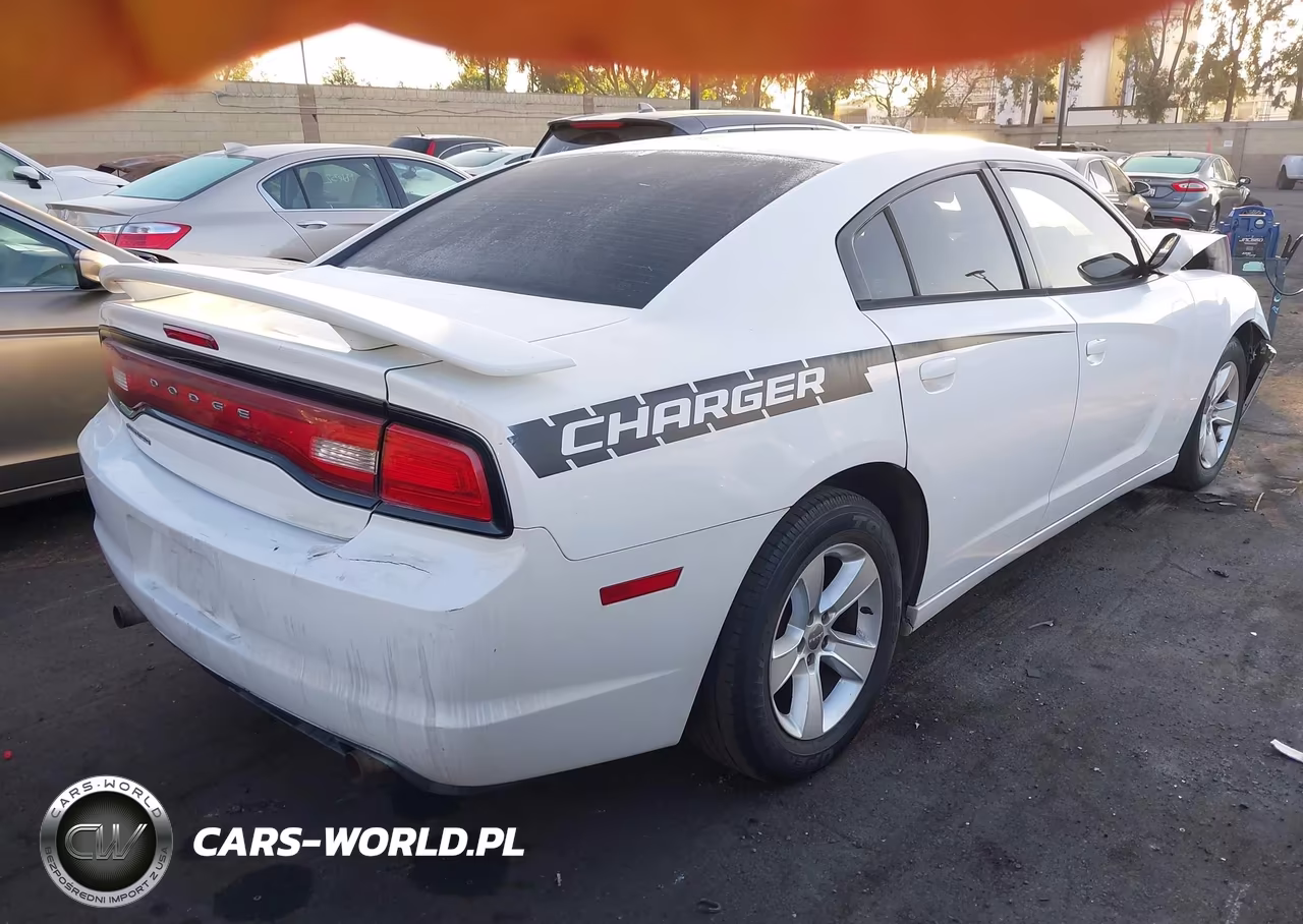 2013 Dodge Charger Se VIN:2C3CDXBG2DH640382 - 4